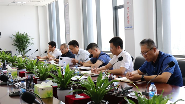 集团召开党委理论学习中心组学习扩大会议